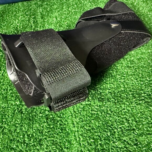 Breathable Ankle Brace Support Stabilizer for Sports Injury Pain Relief Size M - Picture 6 of 6